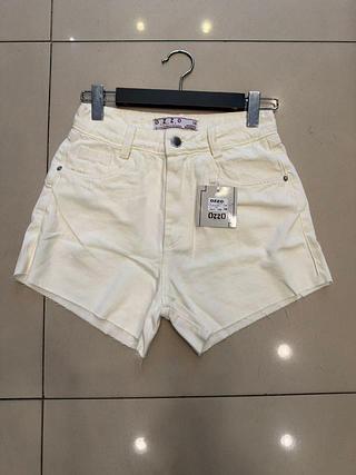 Short mom off