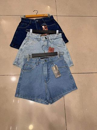short mom barra preservada escuro tecido premium