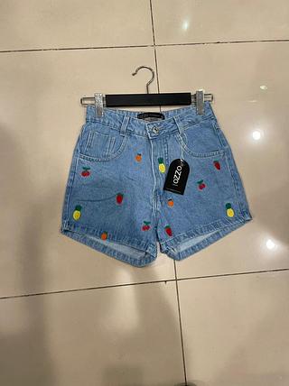 short bordado frutas