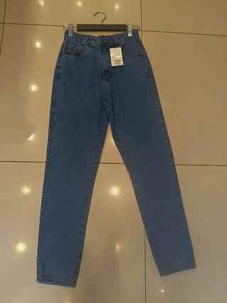 Calça mom básica